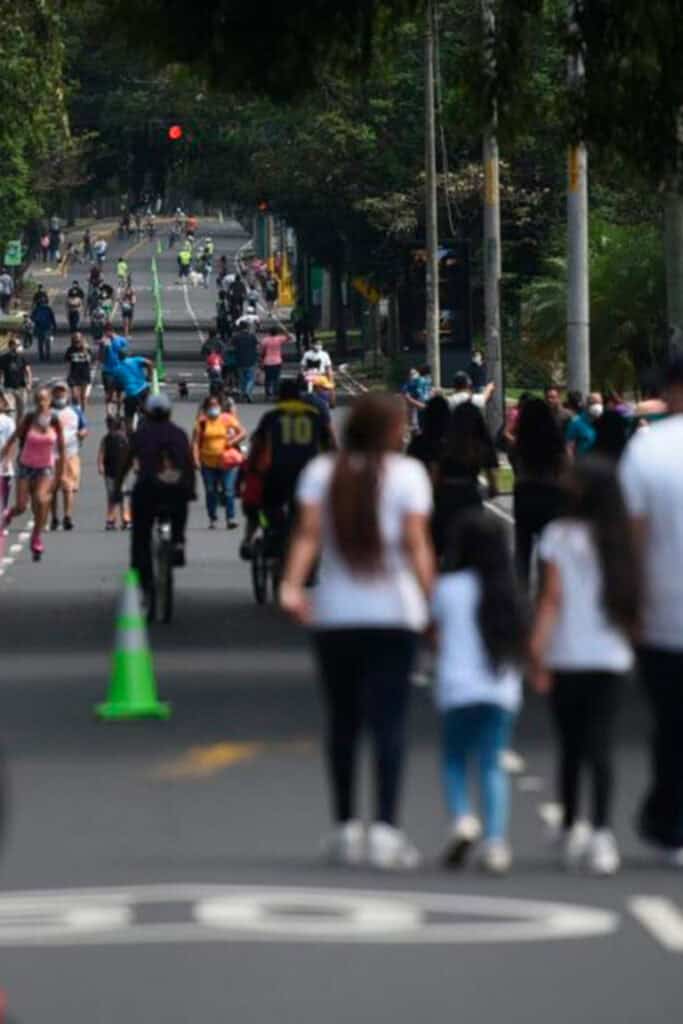 PASOS Y PEDALES